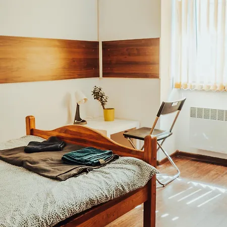 Na Slowackiego 6 Hostel Wałbrzych